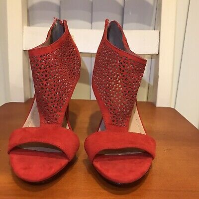 bcbg red heels